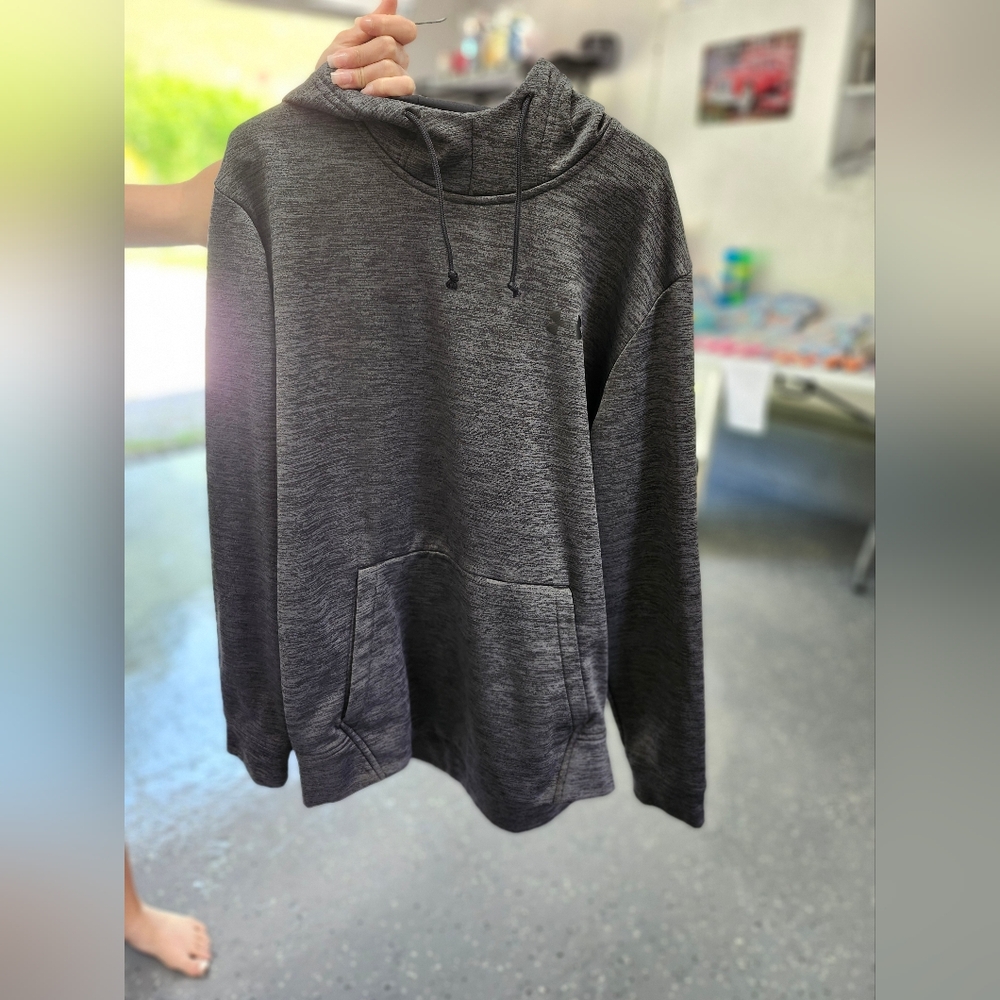 Men's Under Armour Hoodie size medium